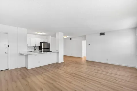 2555 NE 11th Street Fort Lauderdale FL 33304