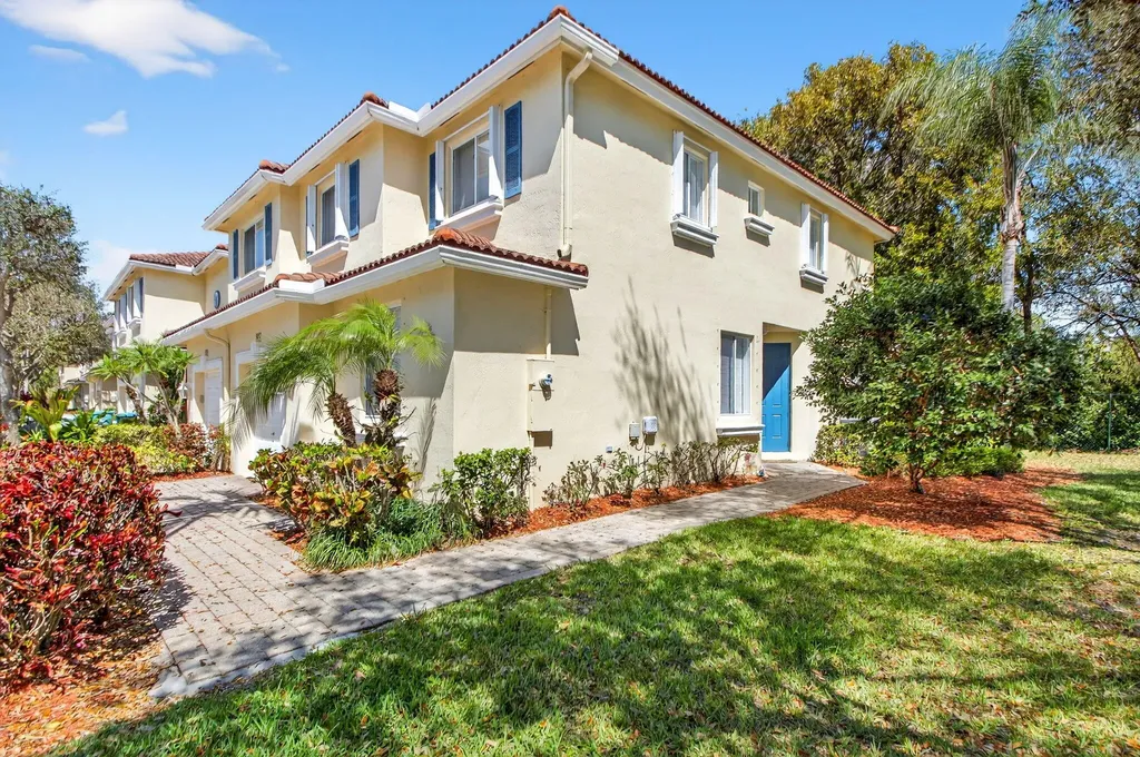 3092 N Evergreen Circle E Boynton Beach FL 33426