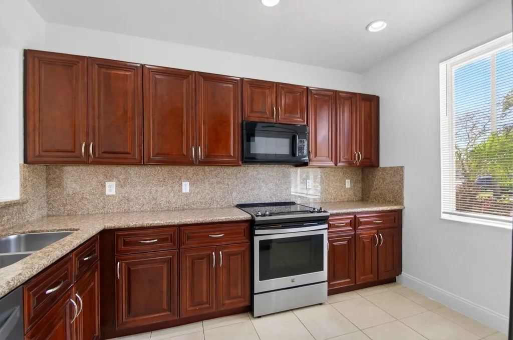3092 N Evergreen Circle E Boynton Beach FL 33426