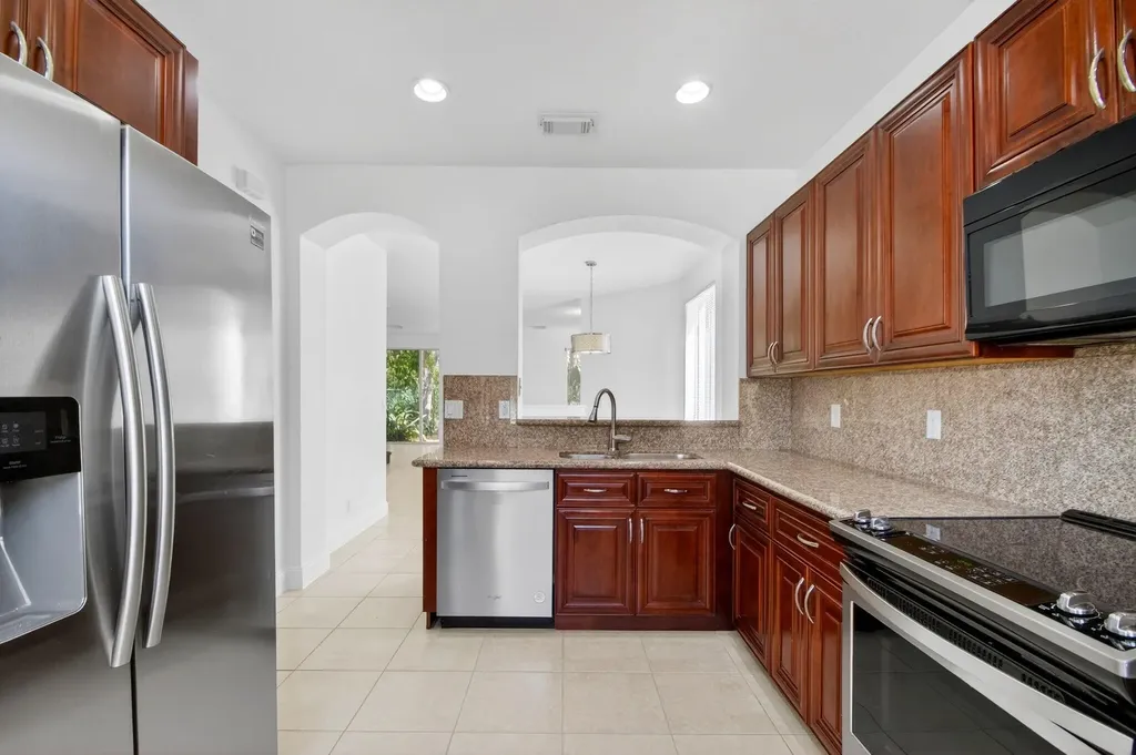 3092 N Evergreen Circle E Boynton Beach FL 33426
