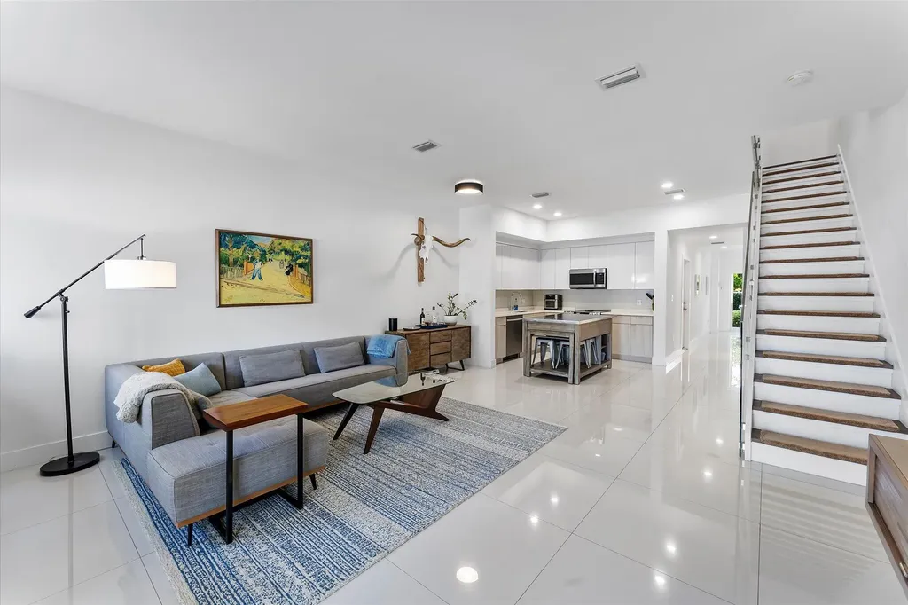 1482 NE 34th Street Oakland Park FL 33334