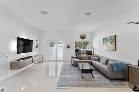 1482 NE 34th Street Oakland Park FL 33334