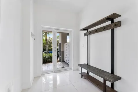 1482 NE 34th Street Oakland Park FL 33334