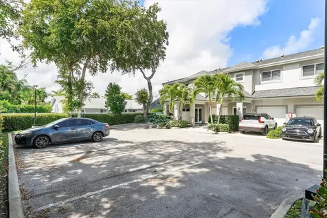 1482 NE 34th Street Oakland Park FL 33334
