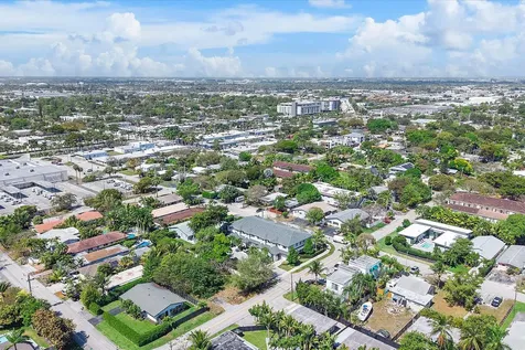 1482 NE 34th Street Oakland Park FL 33334