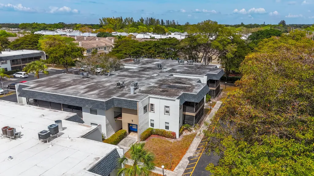 2820 Riverside Drive Coral Springs FL 33065
