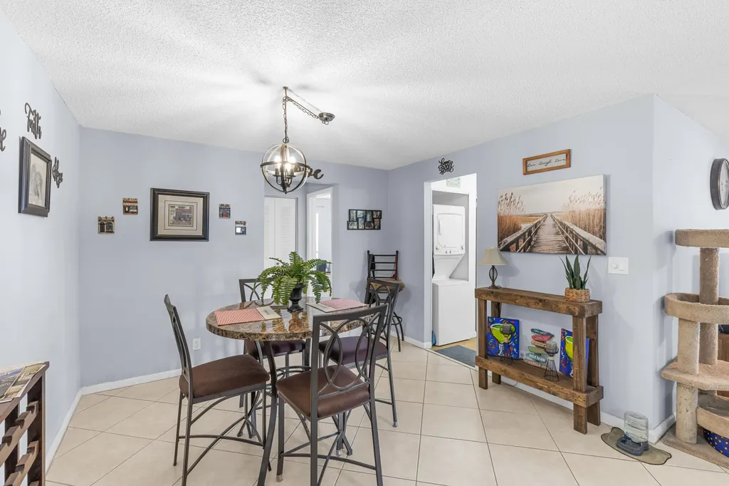 2820 Riverside Drive Coral Springs FL 33065