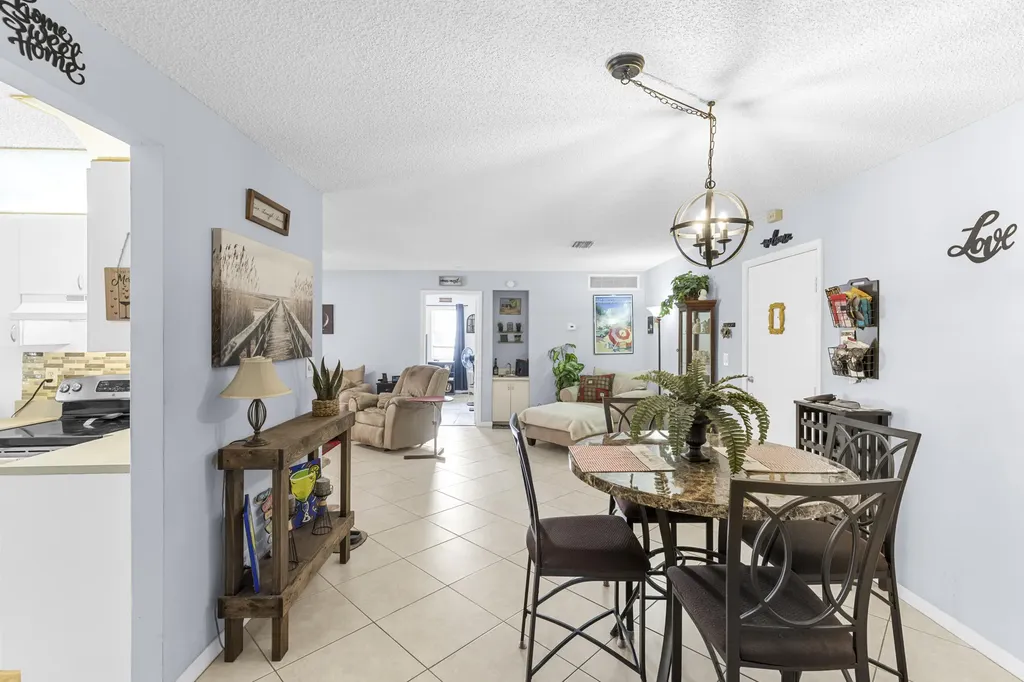 2820 Riverside Drive Coral Springs FL 33065