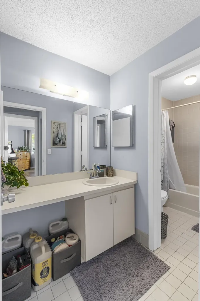 2820 Riverside Drive Coral Springs FL 33065