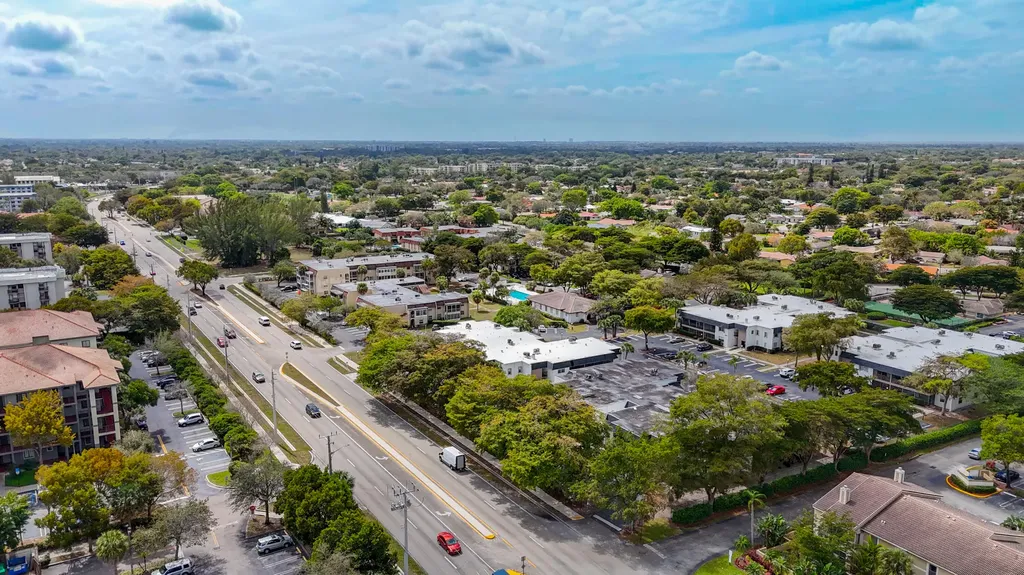 2820 Riverside Drive Coral Springs FL 33065
