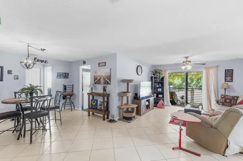 2820 Riverside Drive Coral Springs FL 33065