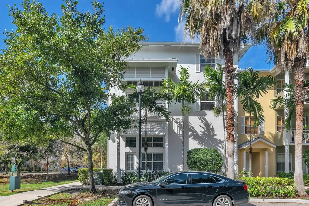 427 SW 13th Terrace Fort Lauderdale FL 33312