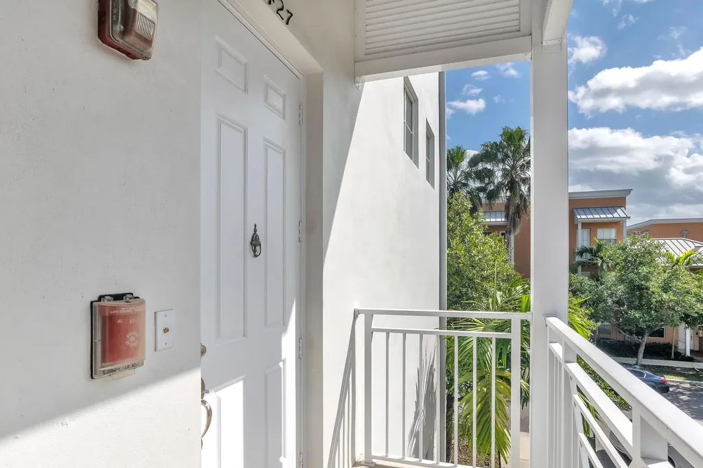 427 SW 13th Terrace Fort Lauderdale FL 33312
