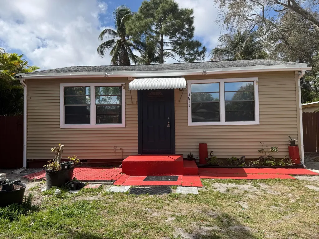 3611 Elizabeth Street Palm Springs FL 33461