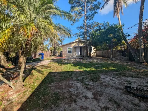 3611 Elizabeth Street Palm Springs FL 33461