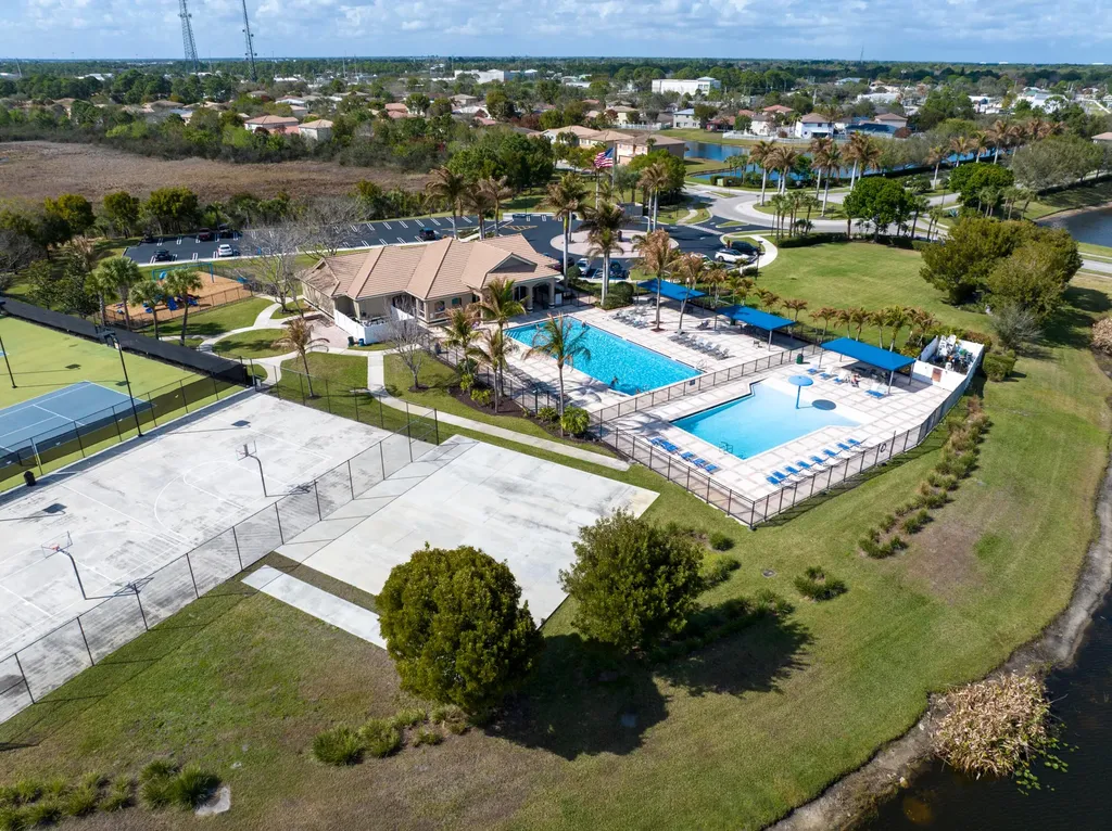 2924 SW Chatham Lane Port St Lucie FL 34953