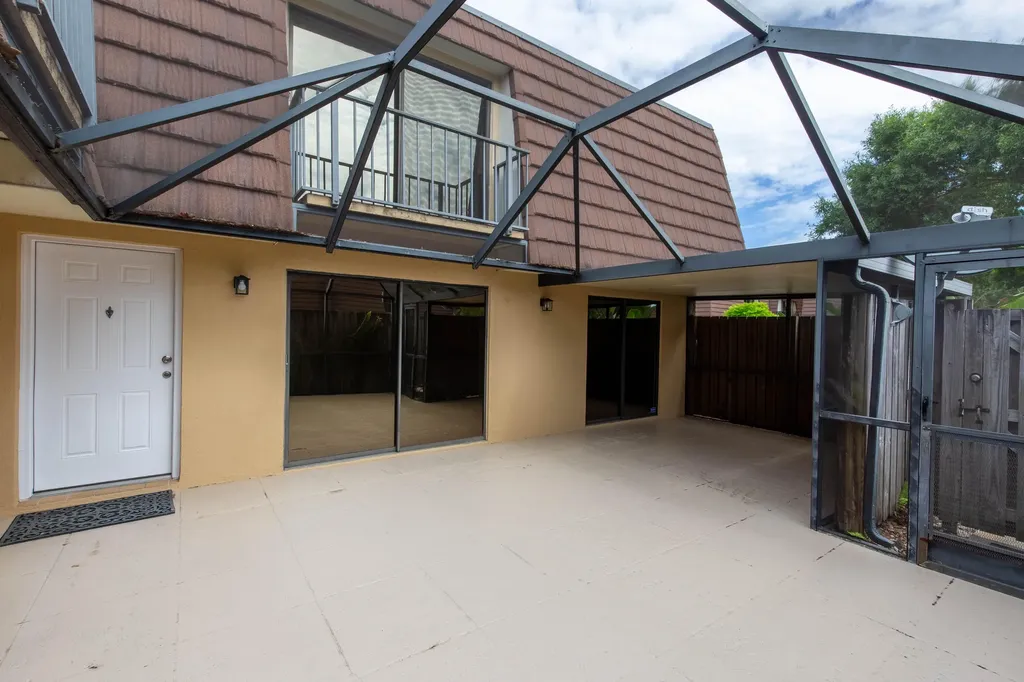 1916 19th Lane Palm Beach Gardens FL 33418
