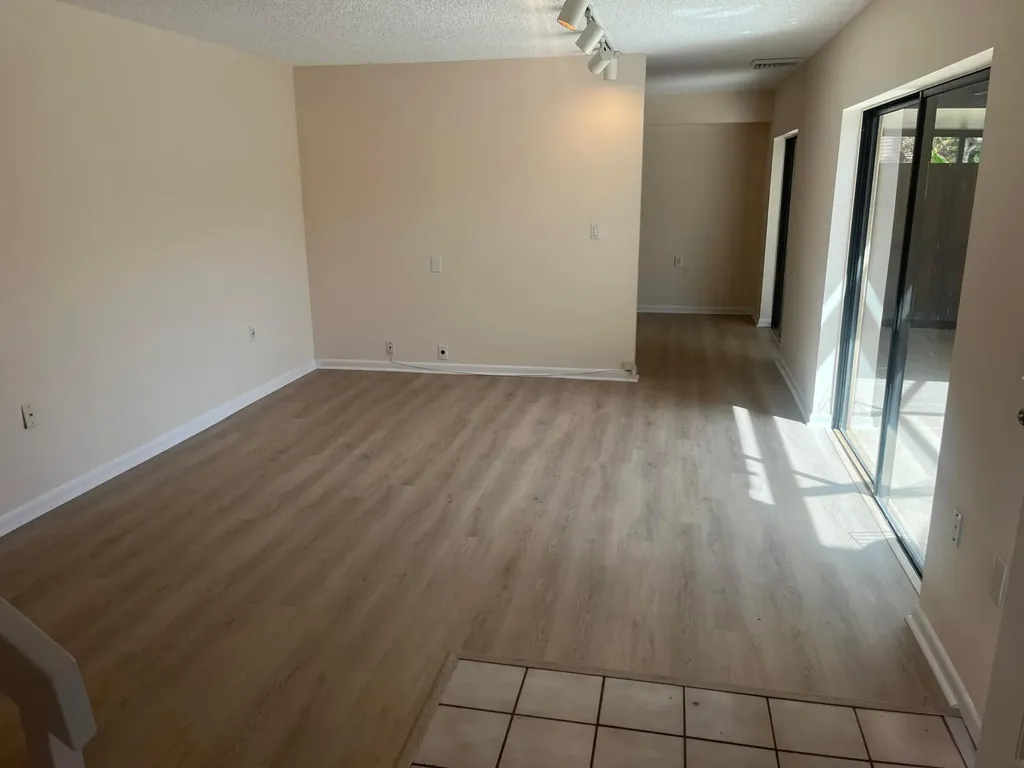 1916 19th Lane Palm Beach Gardens FL 33418