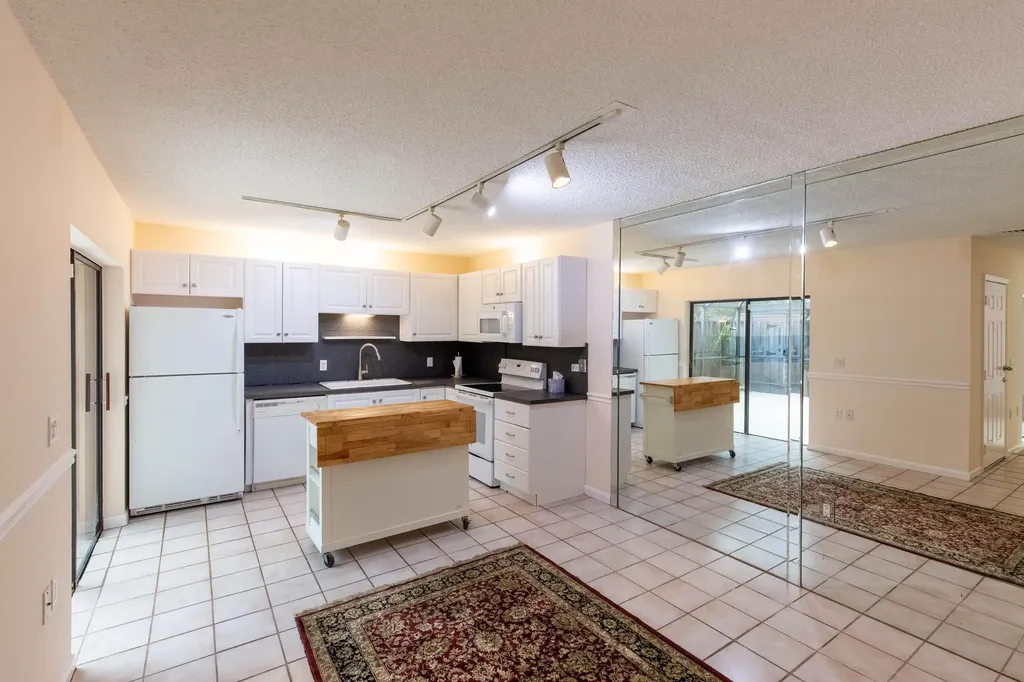1916 19th Lane Palm Beach Gardens FL 33418