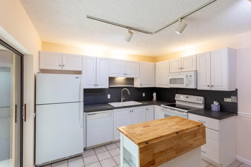 1916 19th Lane Palm Beach Gardens FL 33418