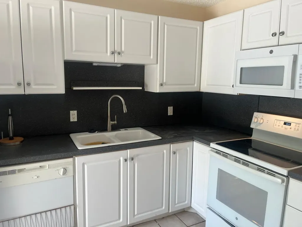 1916 19th Lane Palm Beach Gardens FL 33418