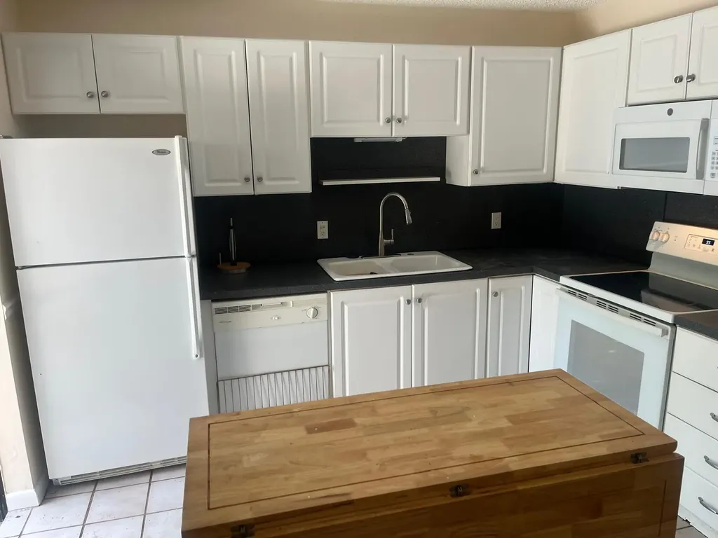 1916 19th Lane Palm Beach Gardens FL 33418