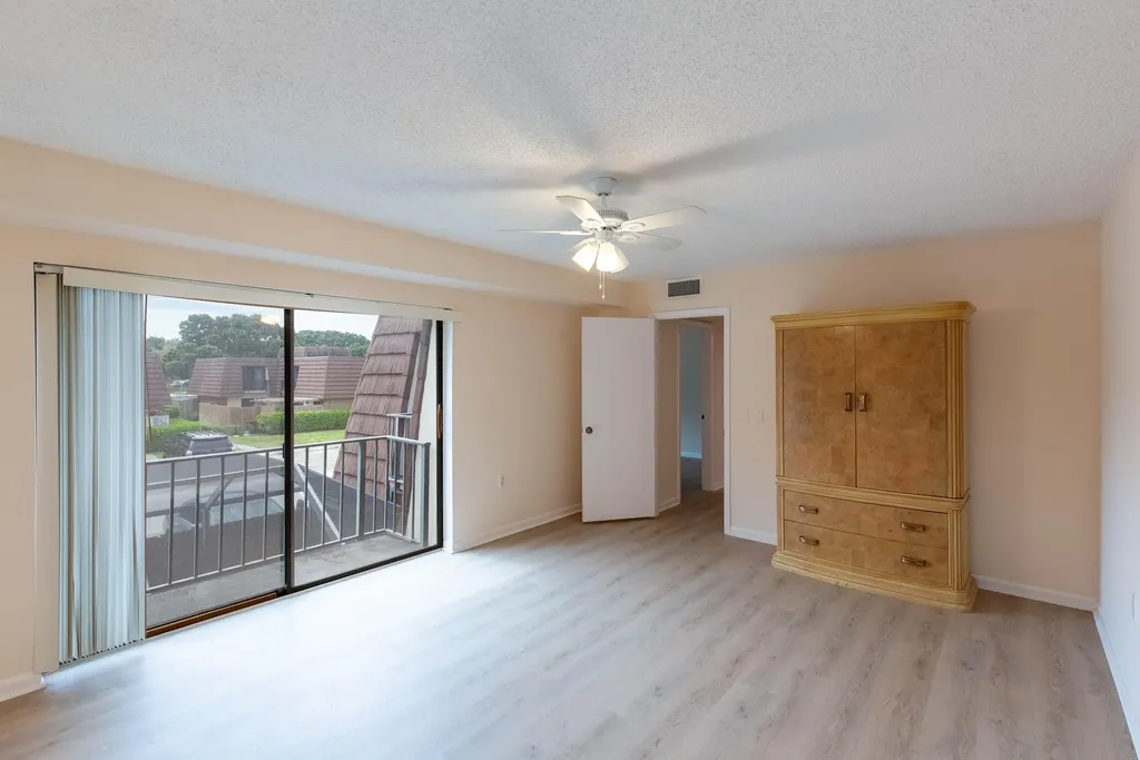 1916 19th Lane Palm Beach Gardens FL 33418