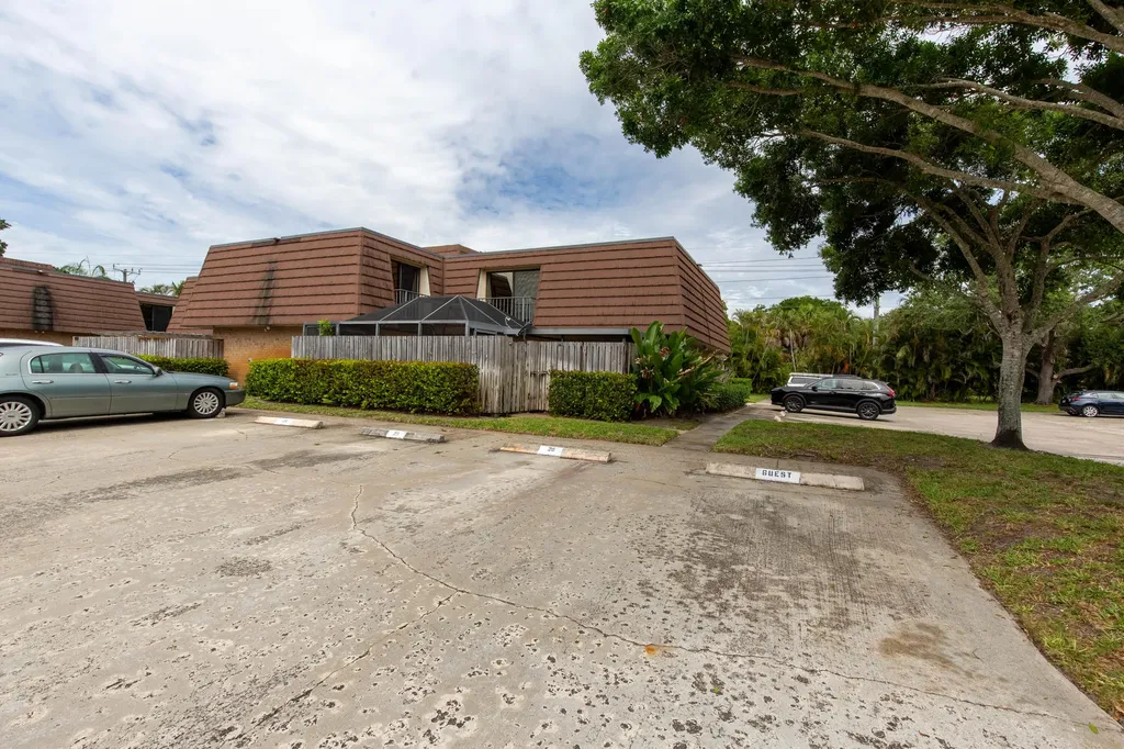 1916 19th Lane Palm Beach Gardens FL 33418