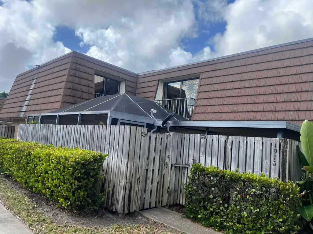 1916 19th Lane Palm Beach Gardens FL 33418