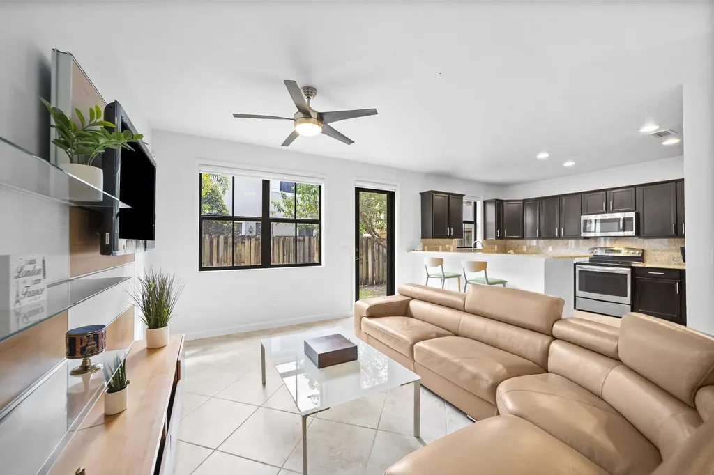 8440 Lakeview Trail Parkland FL 33076