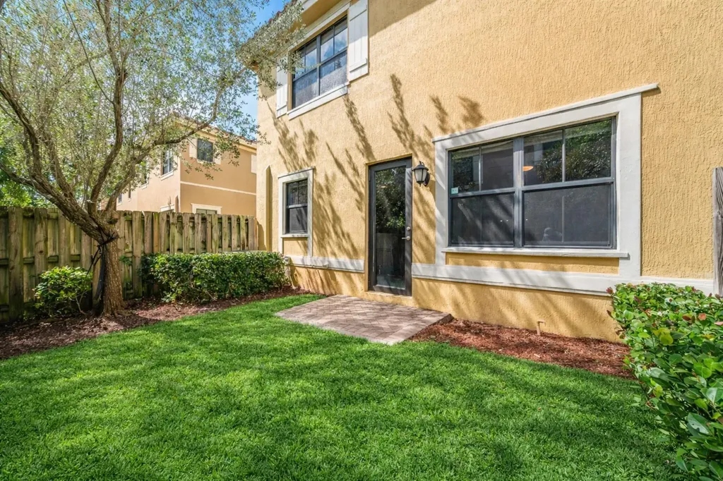 8440 Lakeview Trail Parkland FL 33076