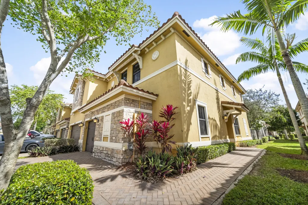 8440 Lakeview Trail Parkland FL 33076