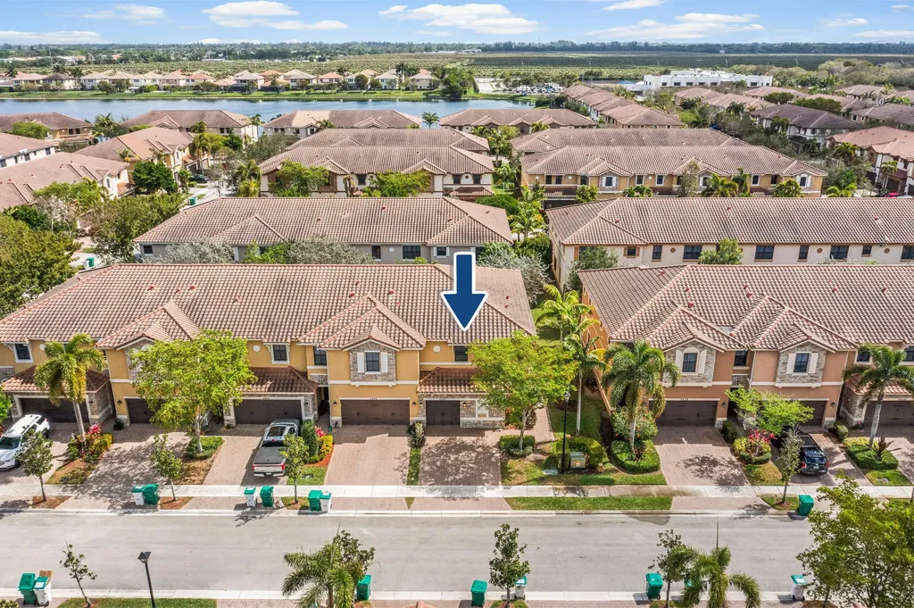 8440 Lakeview Trail Parkland FL 33076