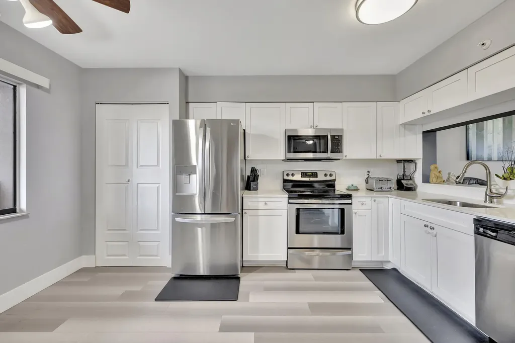 2200 S Cypress Bend Drive S Pompano Beach FL 33069