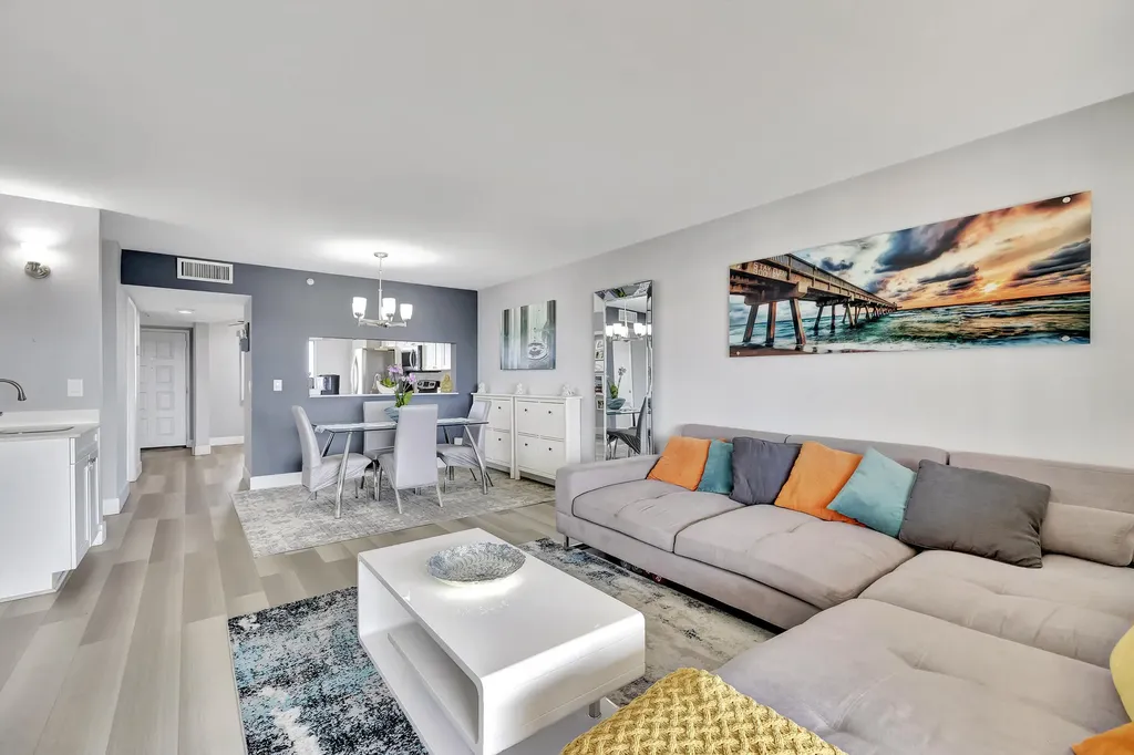 2200 S Cypress Bend Drive S Pompano Beach FL 33069