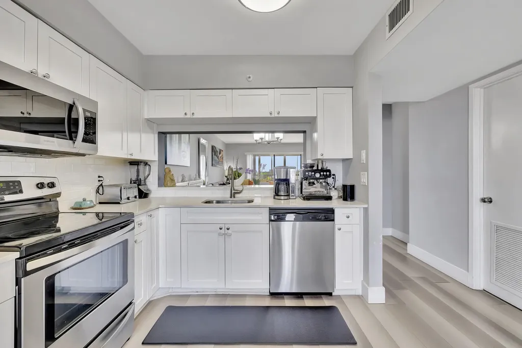 2200 S Cypress Bend Drive S Pompano Beach FL 33069