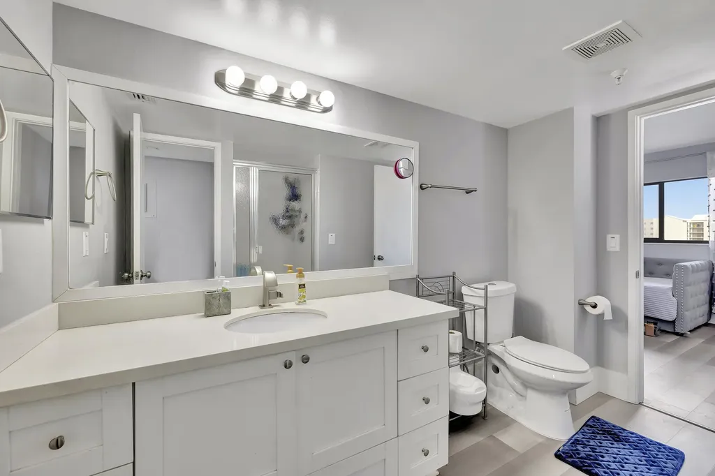 2200 S Cypress Bend Drive S Pompano Beach FL 33069