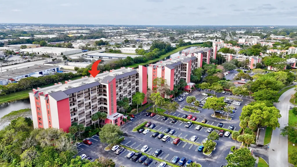 2200 S Cypress Bend Drive S Pompano Beach FL 33069