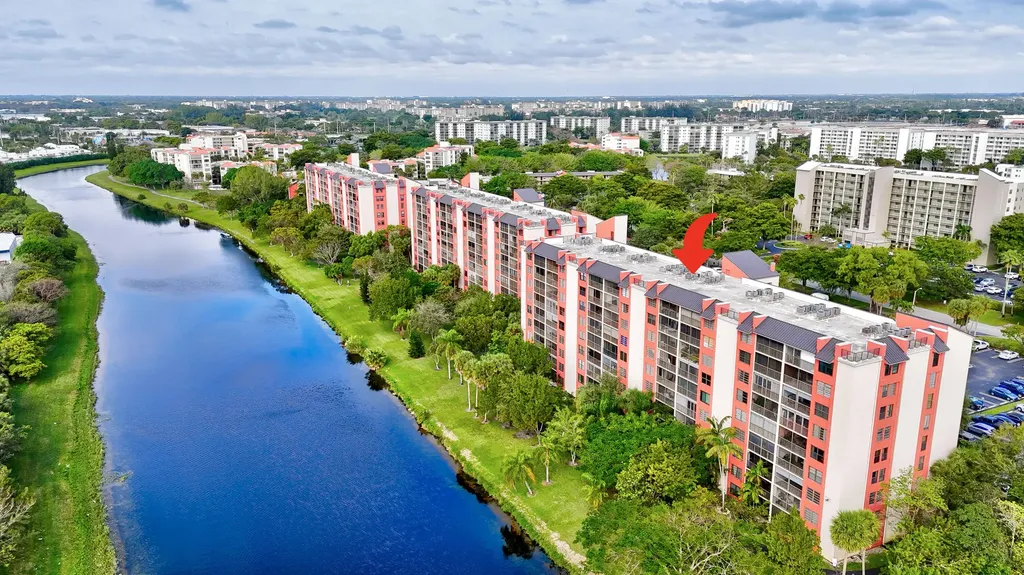 2200 S Cypress Bend Drive S Pompano Beach FL 33069