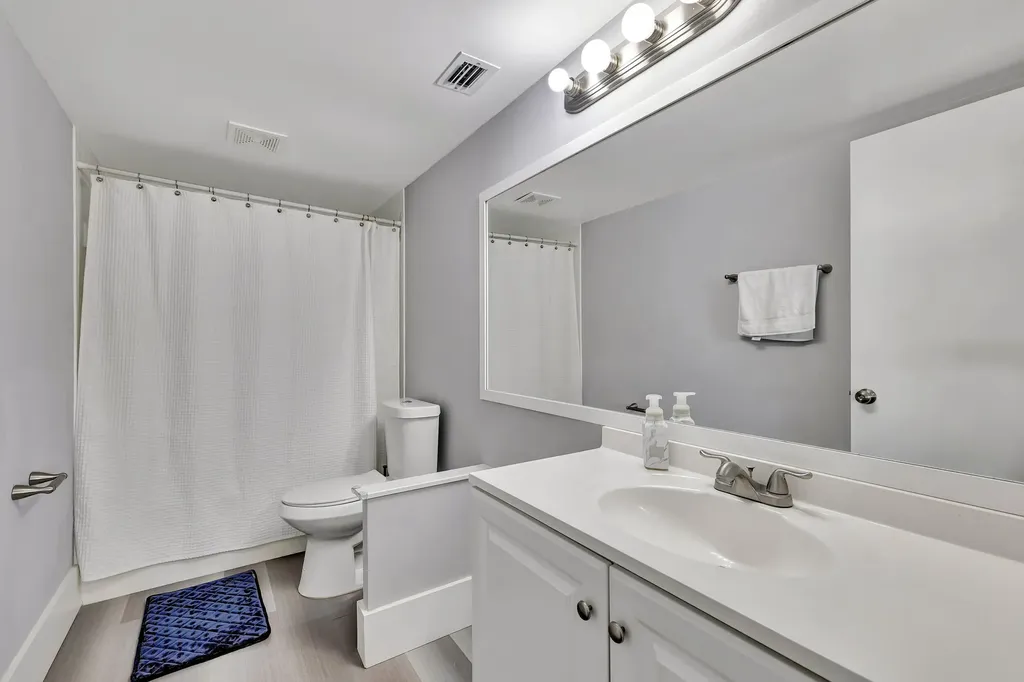 2200 S Cypress Bend Drive S Pompano Beach FL 33069