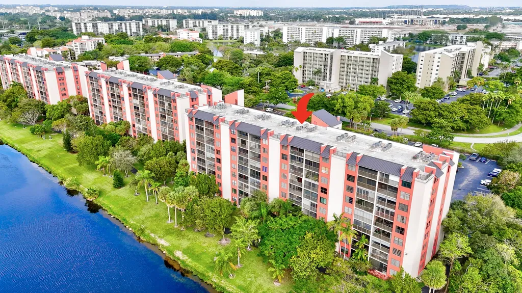 2200 S Cypress Bend Drive S Pompano Beach FL 33069