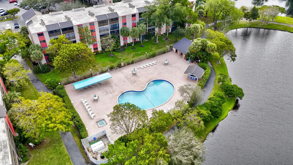 2200 S Cypress Bend Drive S Pompano Beach FL 33069