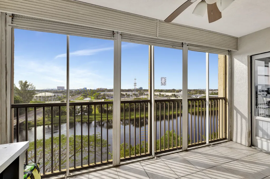 2200 S Cypress Bend Drive S Pompano Beach FL 33069