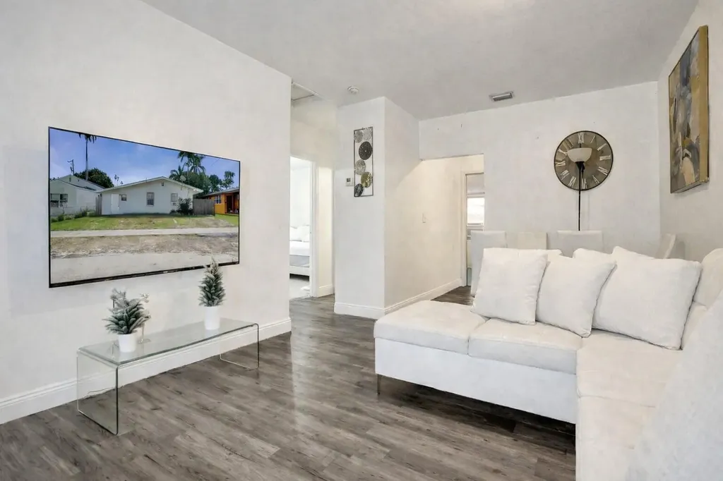 250 NW 83rd Street Miami FL 33150