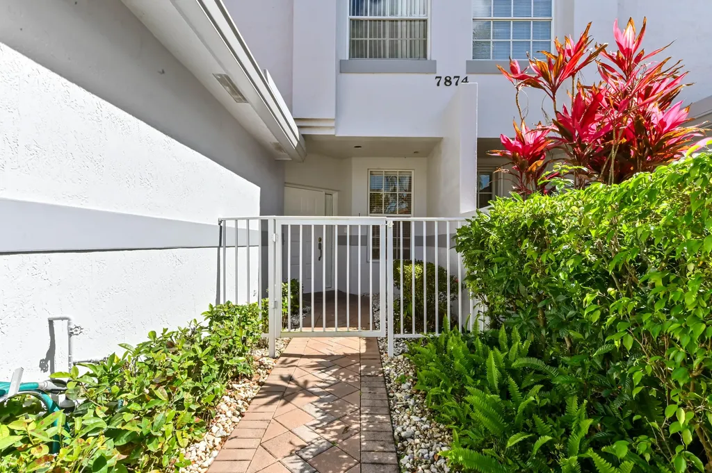 7874 Laina Lane Boynton Beach FL 33437