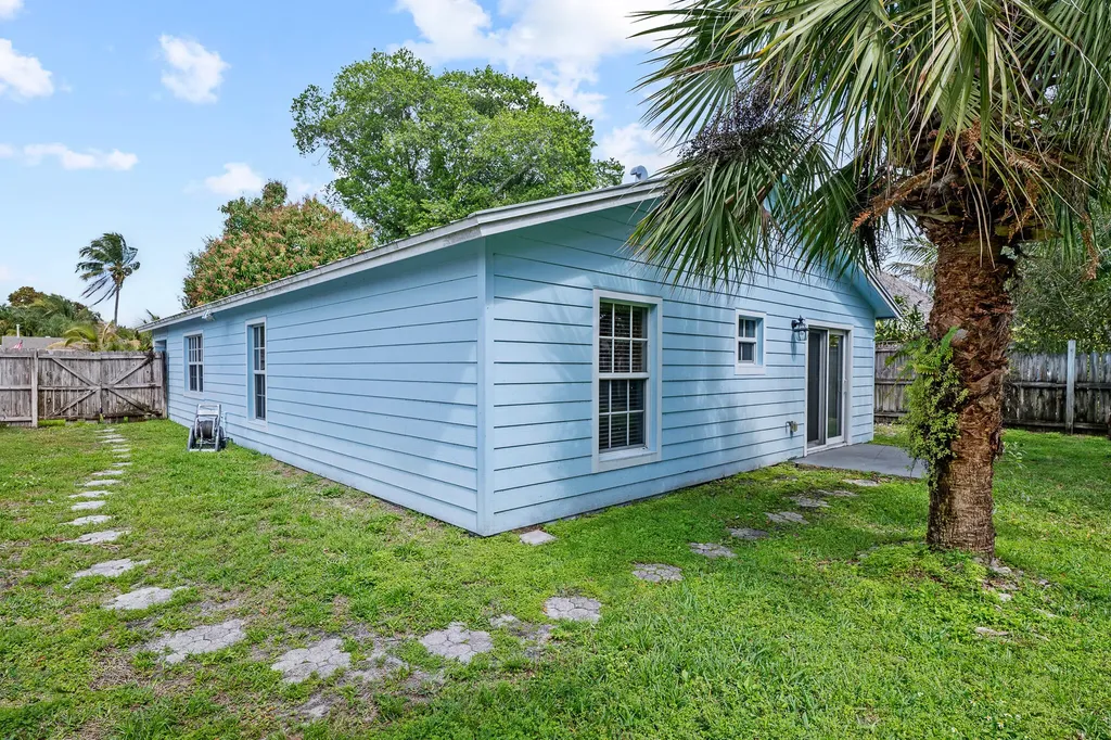 1120 NE 42nd Court Pompano Beach FL 33064