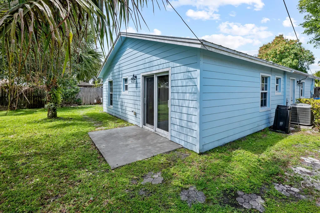 1120 NE 42nd Court Pompano Beach FL 33064