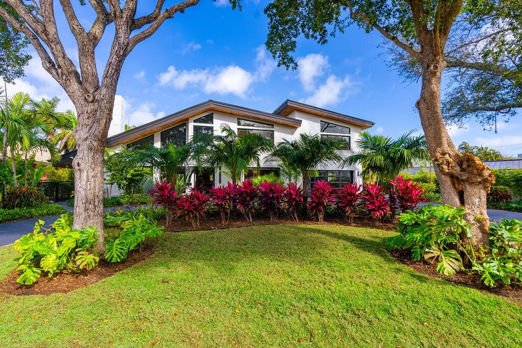 3001 NE 52nd Street Lighthouse Point FL 33064