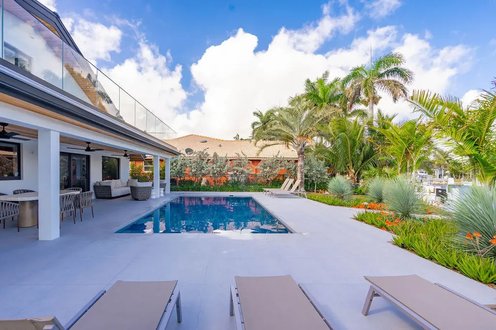 3001 NE 52nd Street Lighthouse Point FL 33064