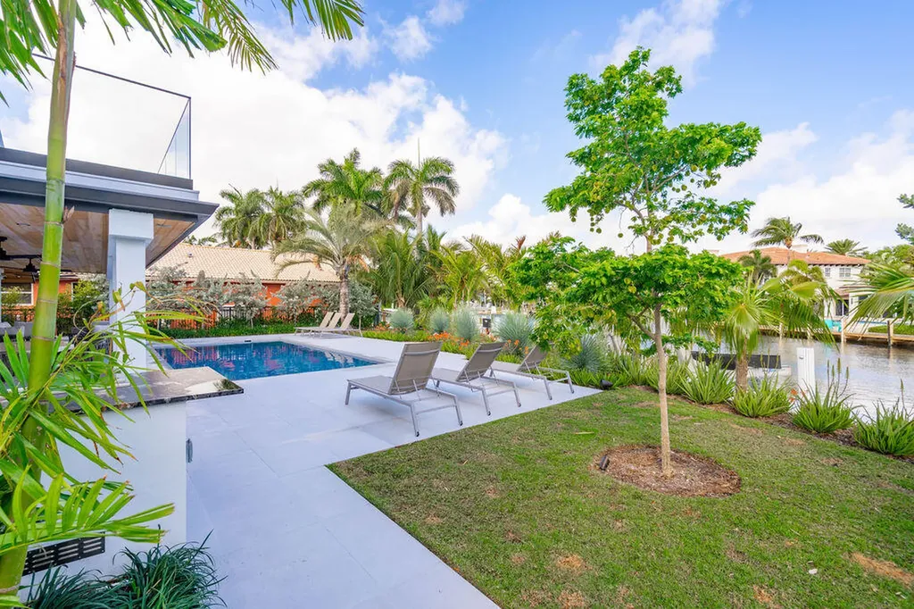 3001 NE 52nd Street Lighthouse Point FL 33064
